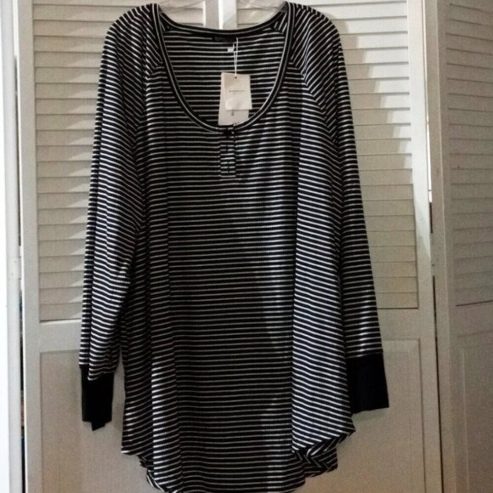 NWT -Black & White Pullover Knit Tunic- Size 28